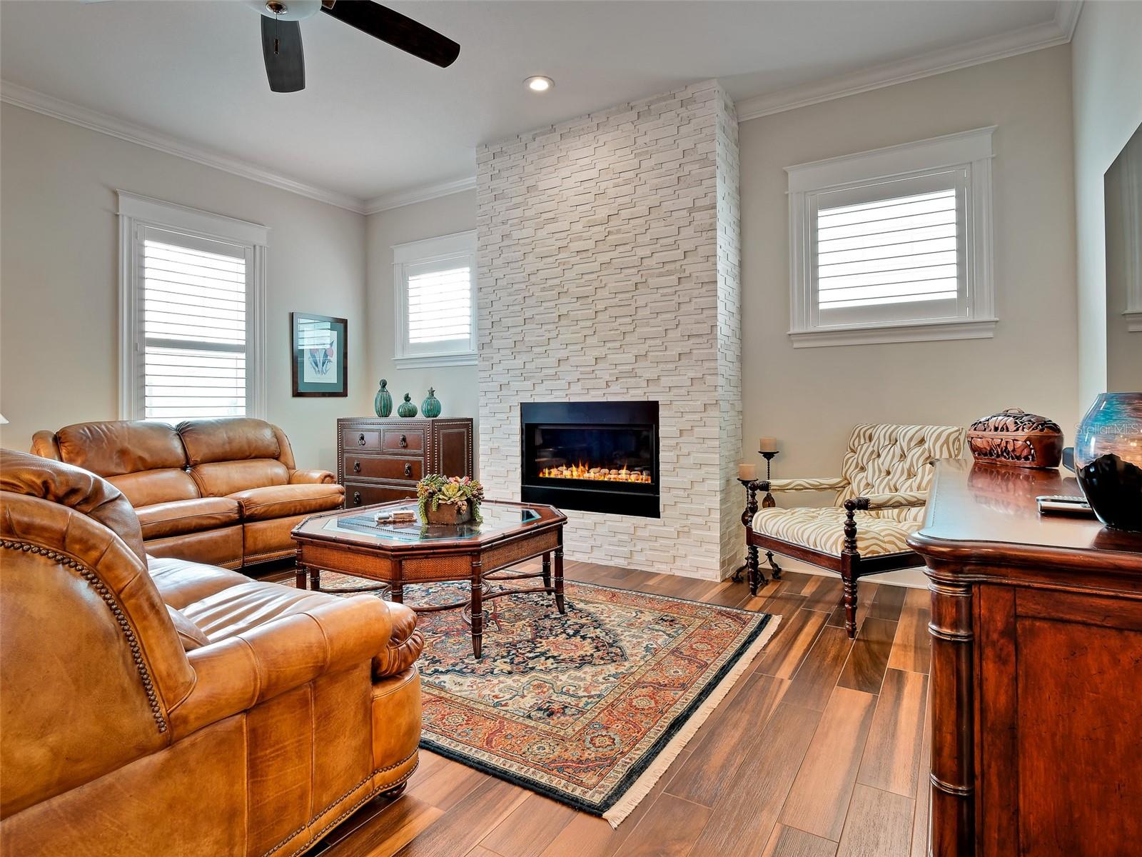 103 EAST CIRCLE DR