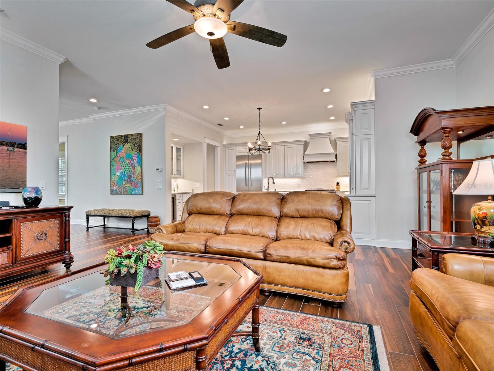 103 EAST CIRCLE DR