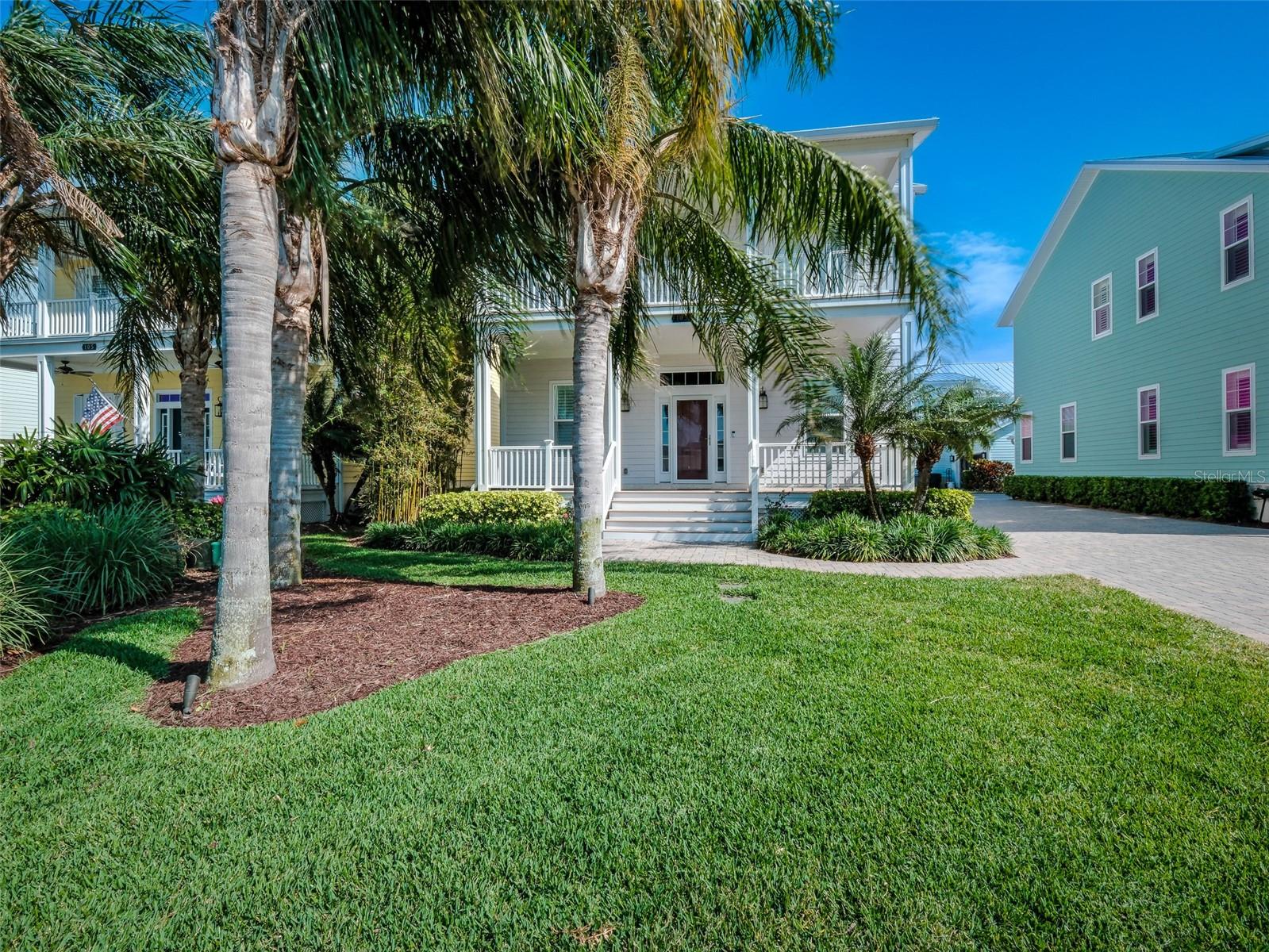 103 EAST CIRCLE DR