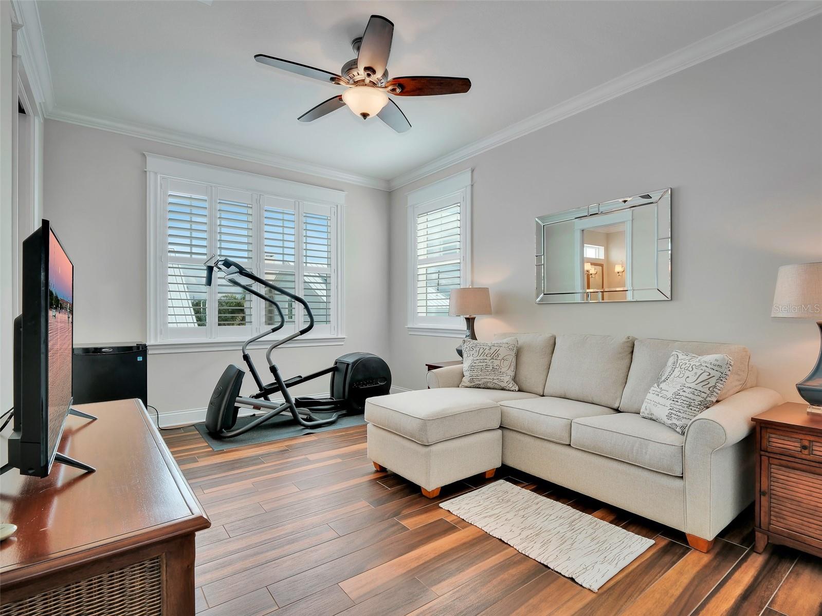 103 EAST CIRCLE DR