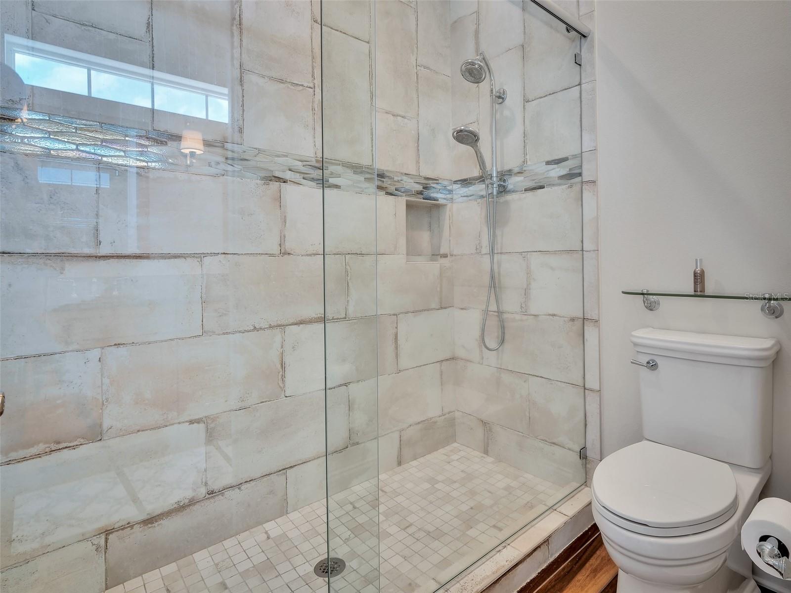 103 EAST CIRCLE DR