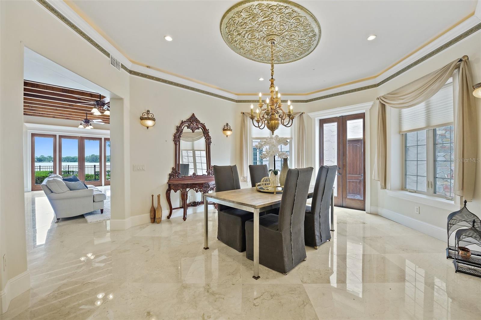 8649 AMBER OAK CT