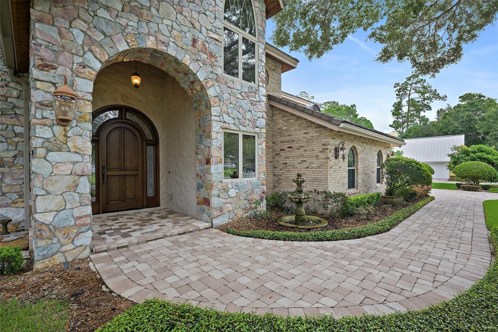 8649 AMBER OAK CT