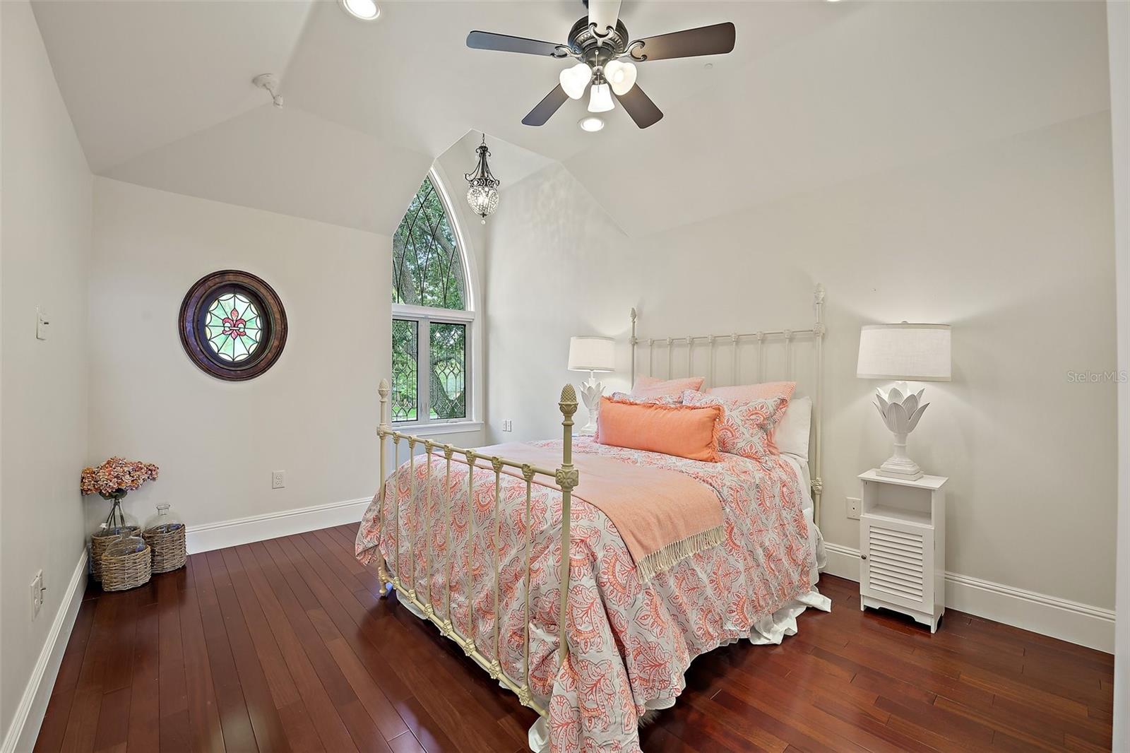 8649 AMBER OAK CT
