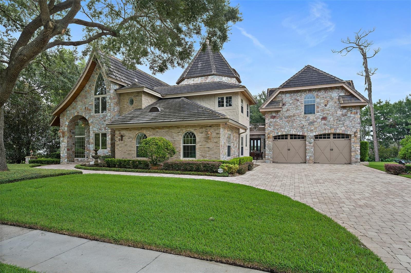 8649 AMBER OAK CT