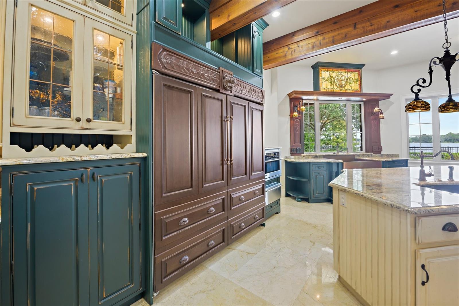 8649 AMBER OAK CT