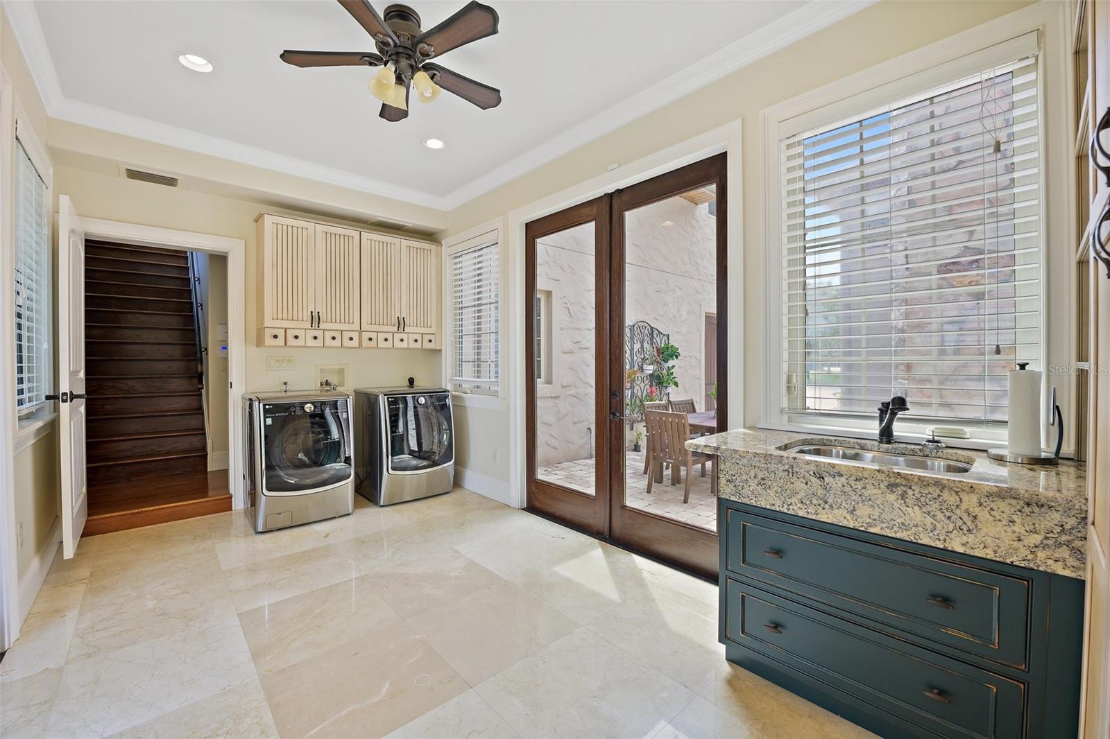 8649 AMBER OAK CT