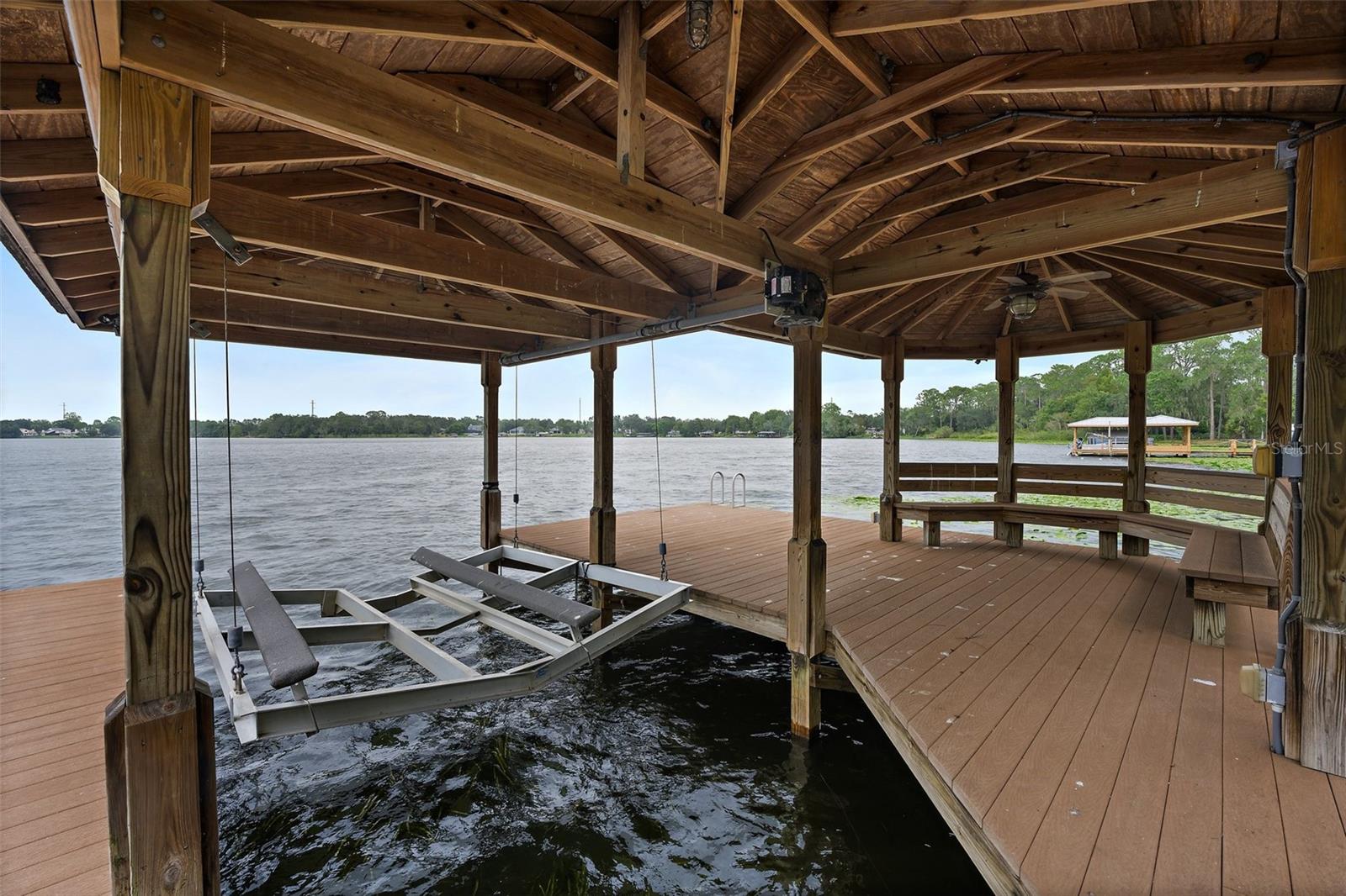 8649 AMBER OAK CT