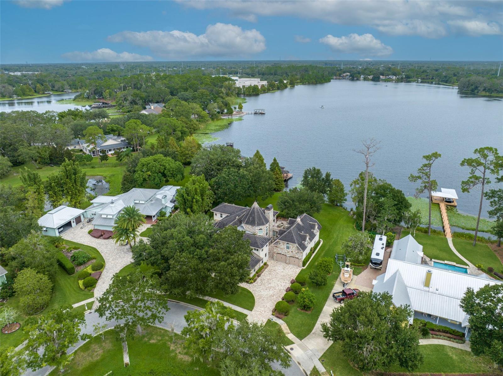 8649 AMBER OAK CT