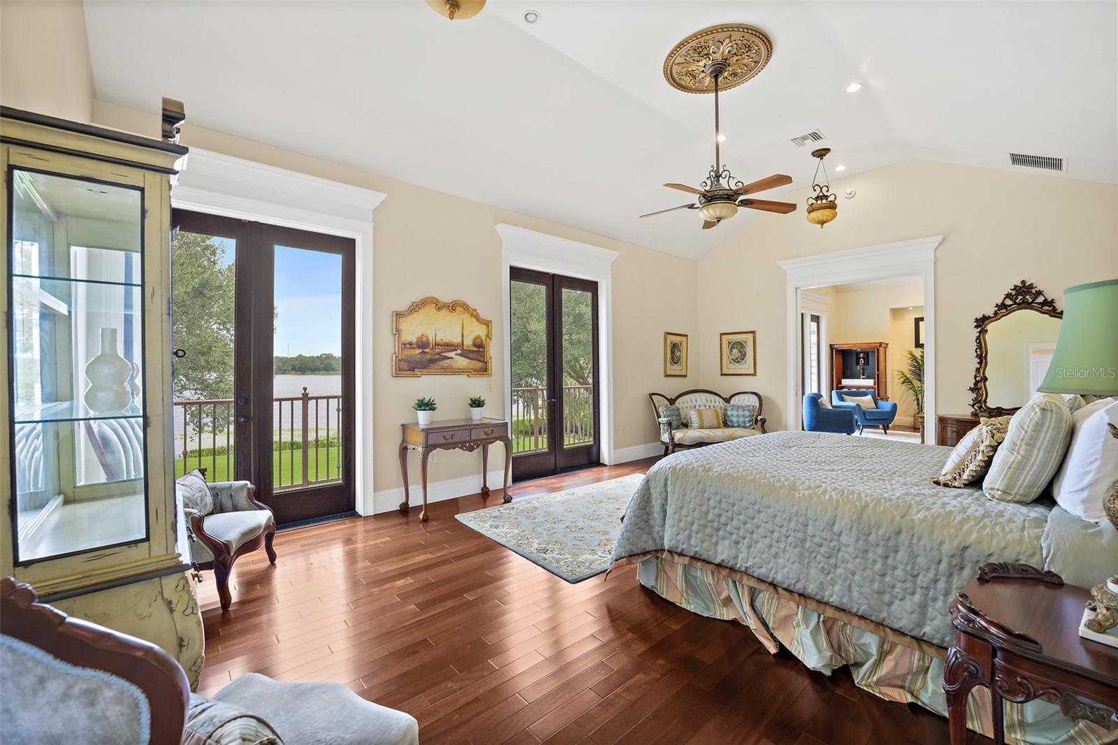8649 AMBER OAK CT