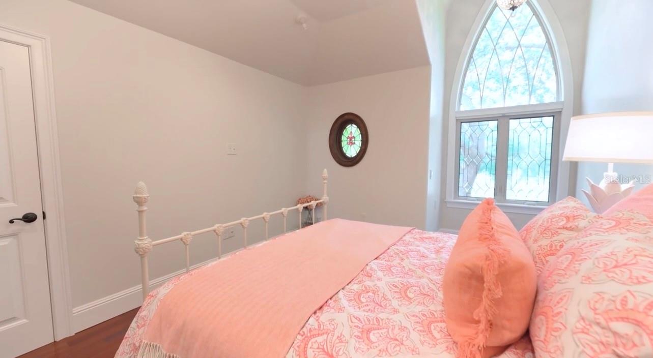 8649 AMBER OAK CT