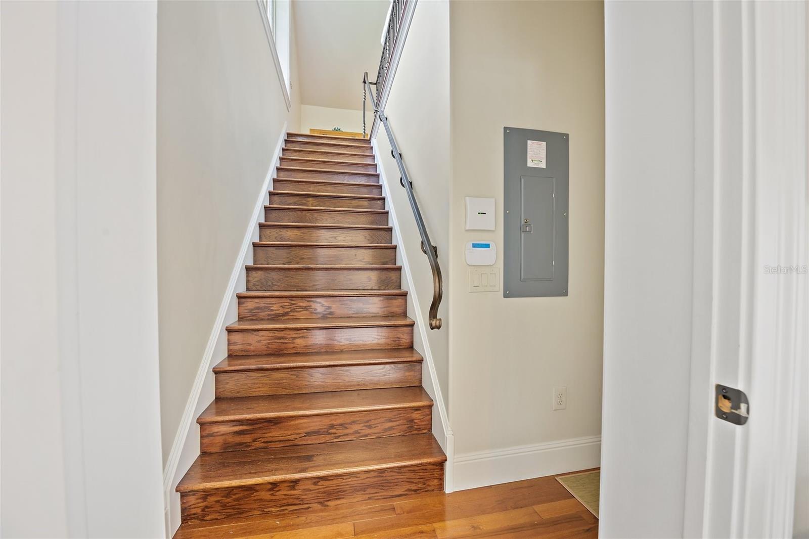 8649 AMBER OAK CT