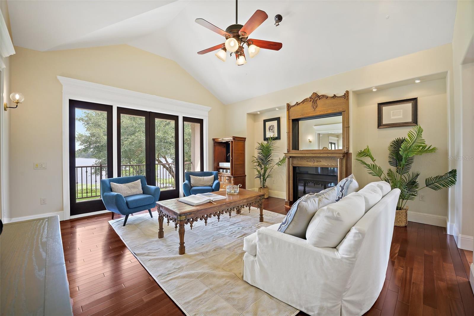 8649 AMBER OAK CT