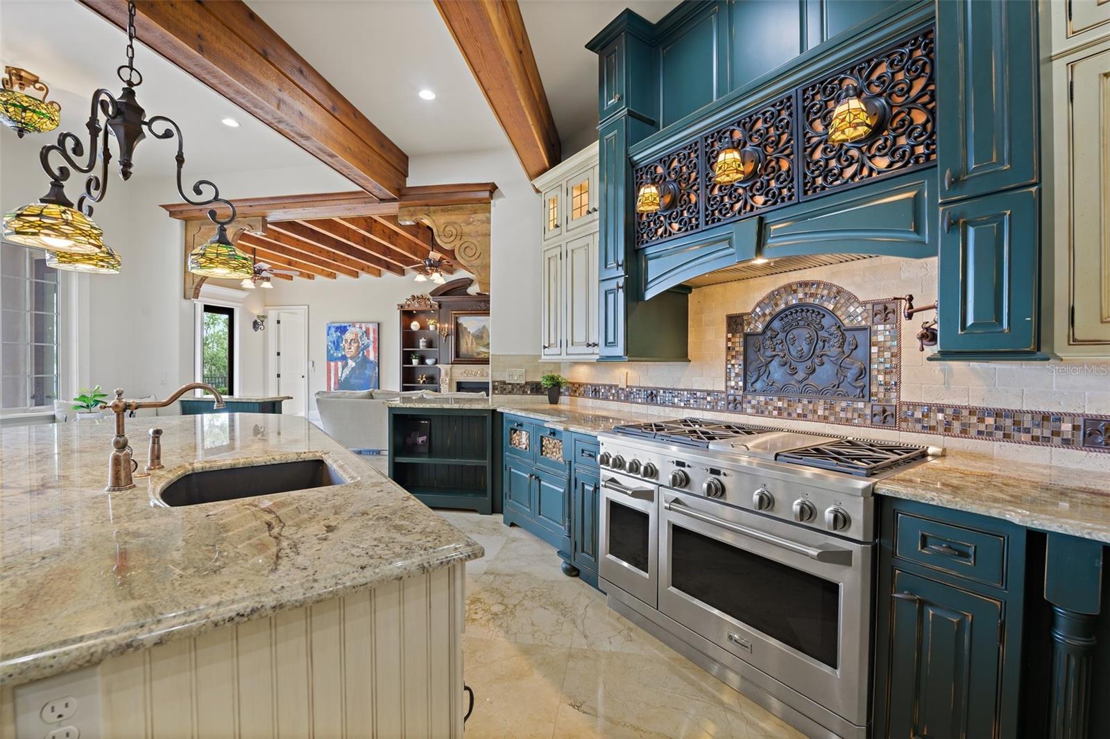 8649 AMBER OAK CT