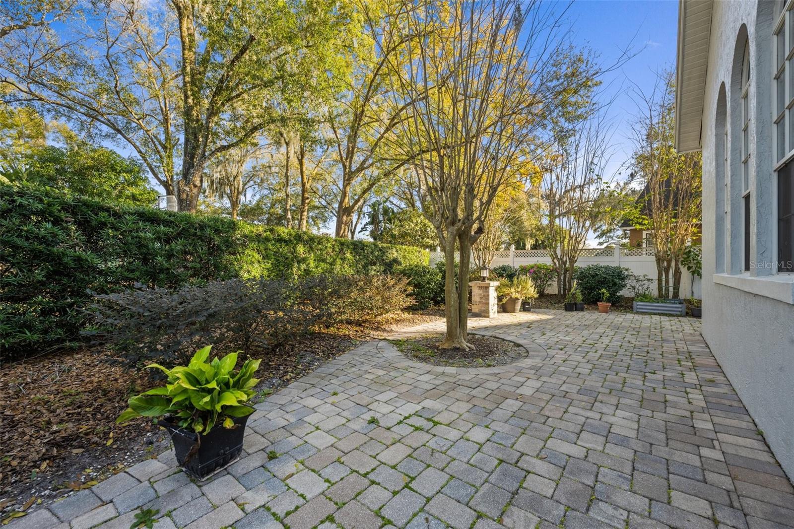865 CRANES CT