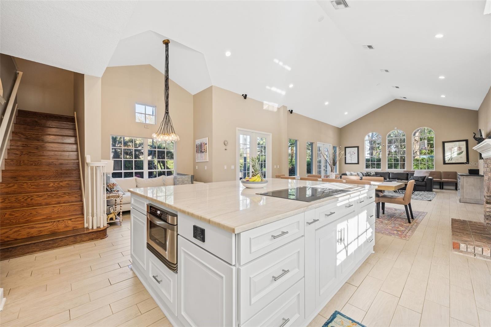 865 CRANES CT