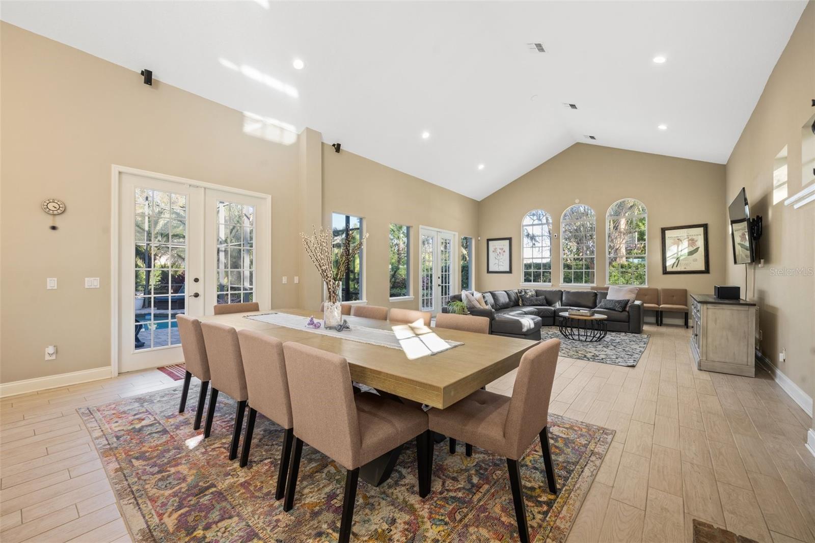 865 CRANES CT