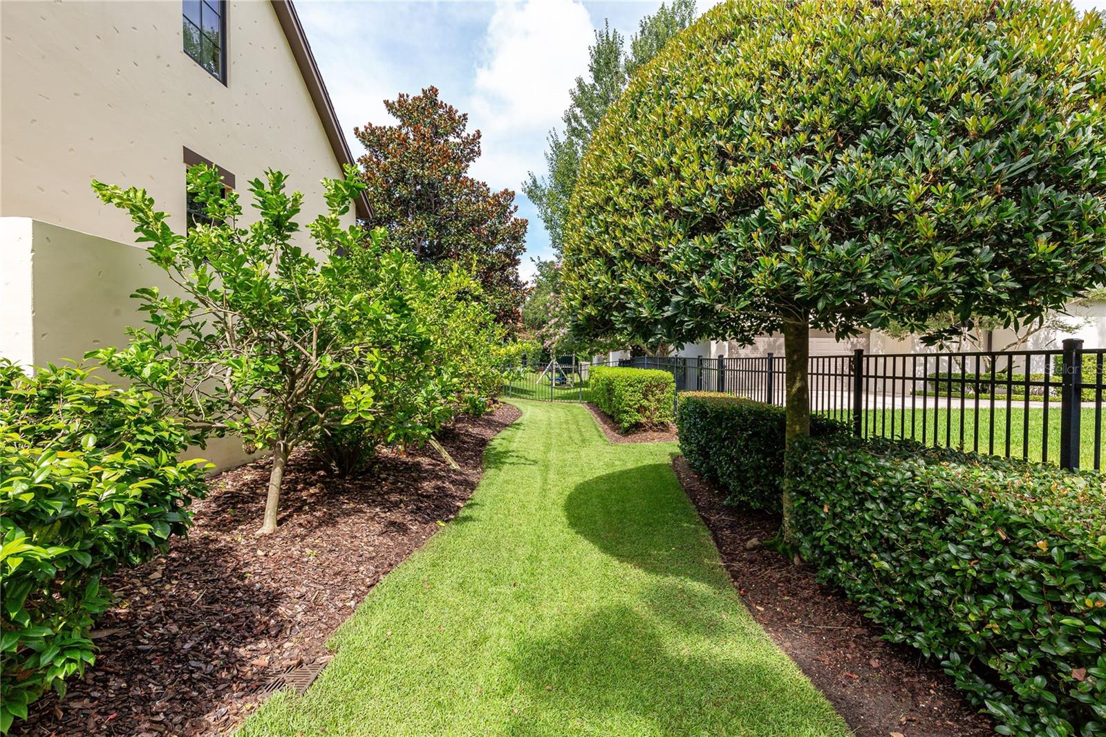 1618 HOLTS GROVE CIR