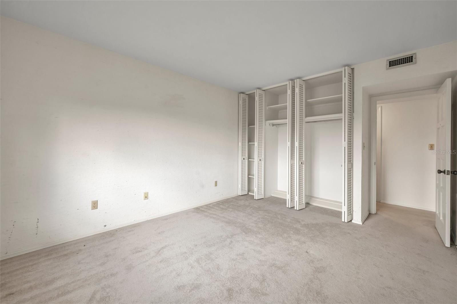 100 S INTERLACHEN AVE #404D