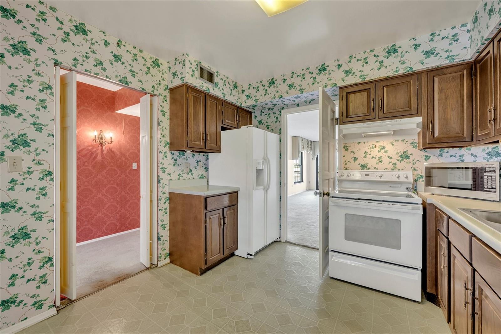 100 S INTERLACHEN AVE #404D