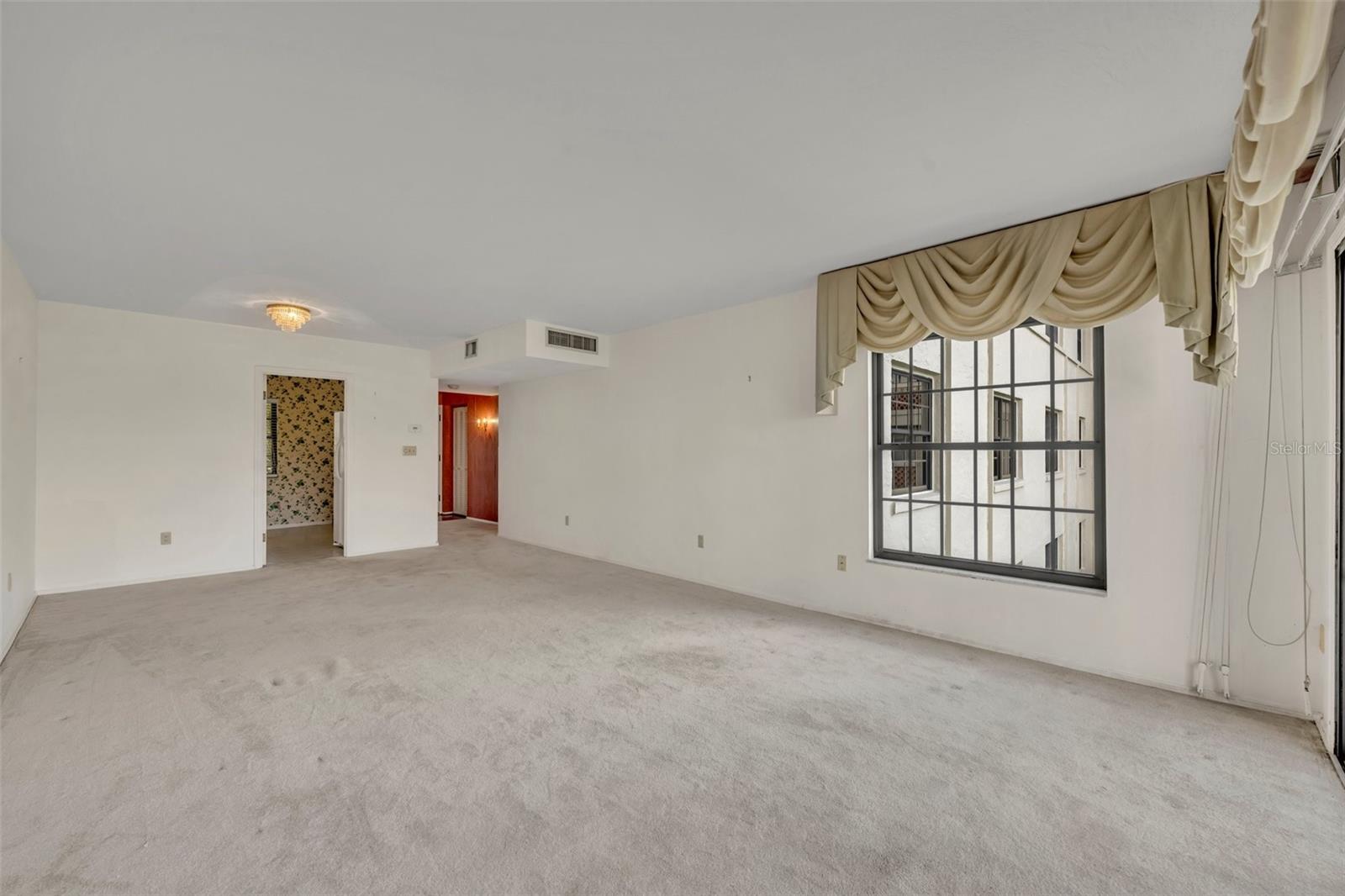 100 S INTERLACHEN AVE #404D