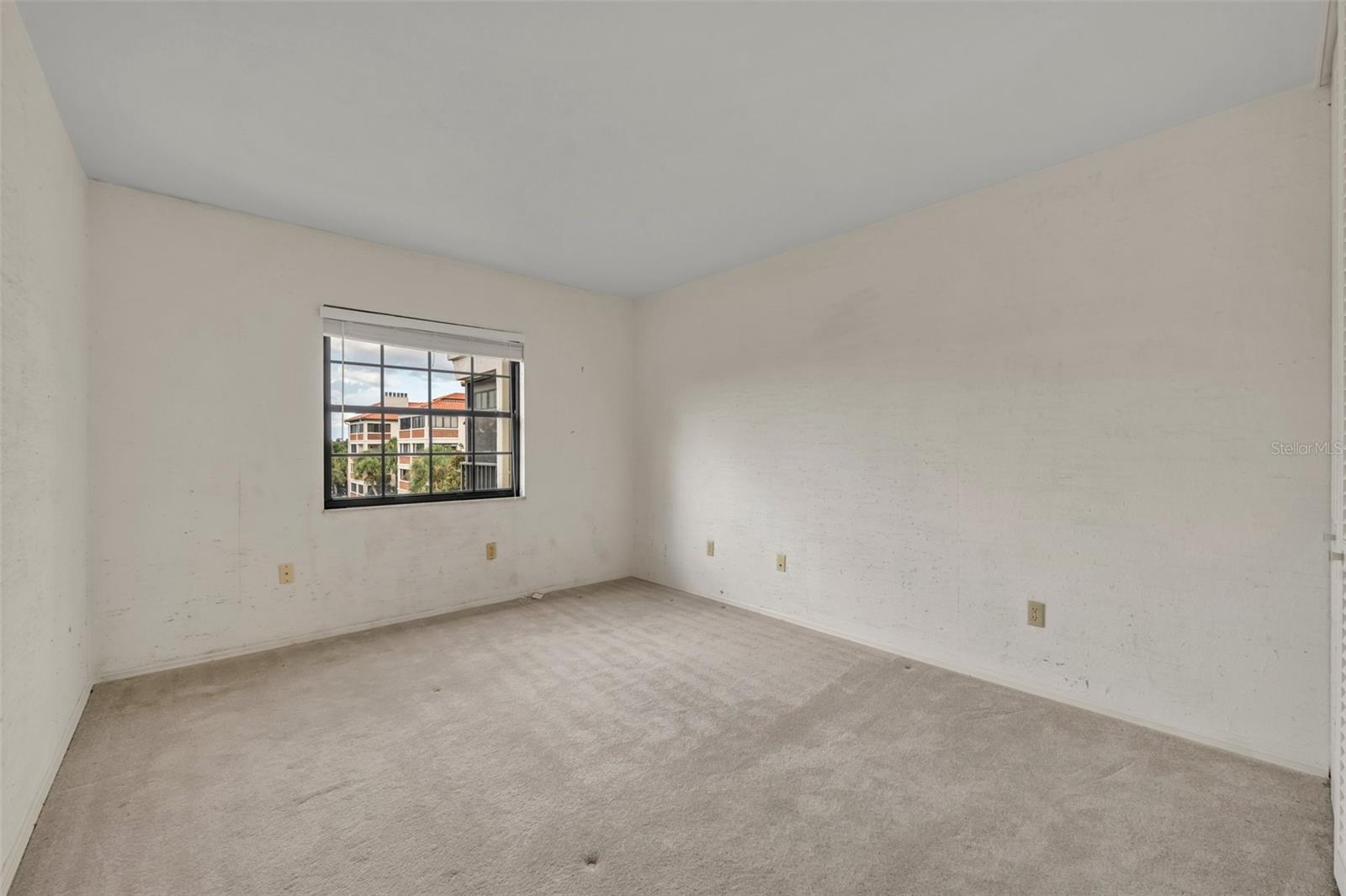 100 S INTERLACHEN AVE #404D