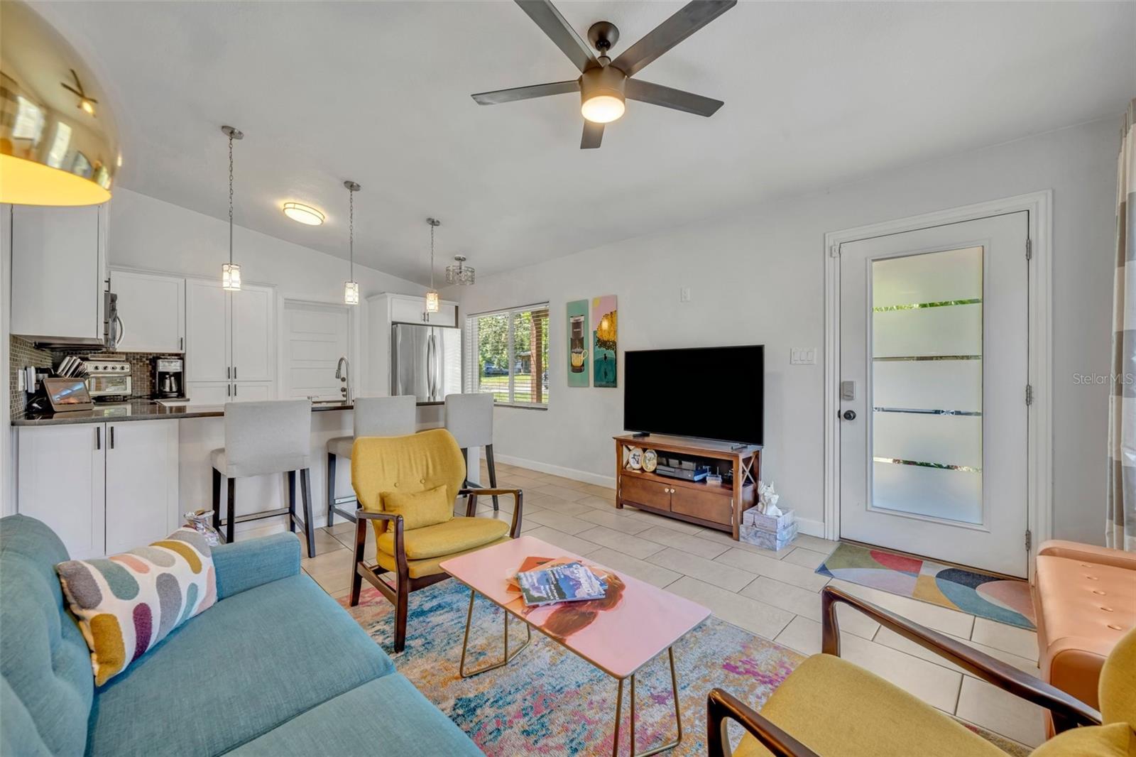 440 E CRYSTAL LAKE ST