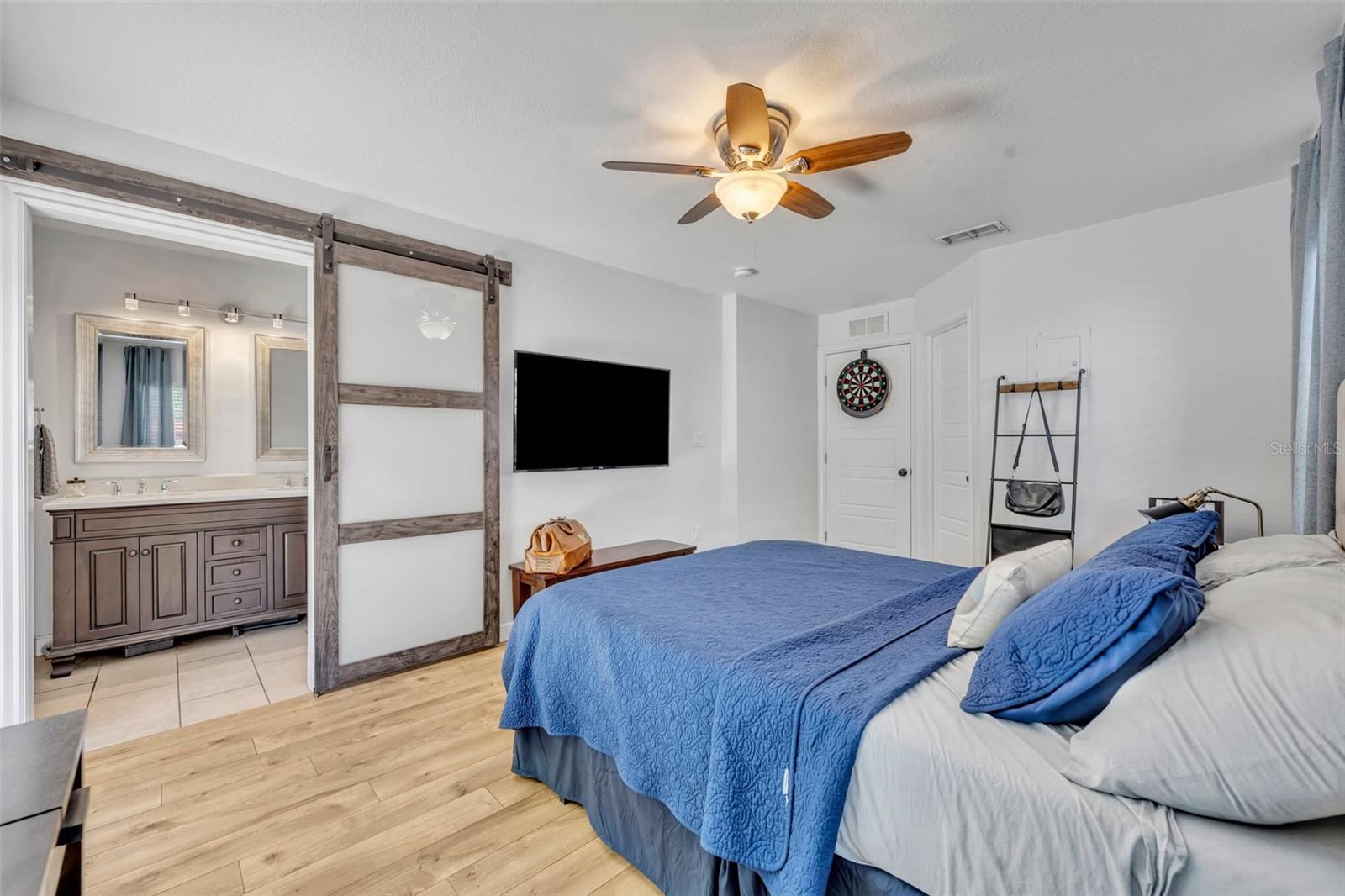 440 E CRYSTAL LAKE ST