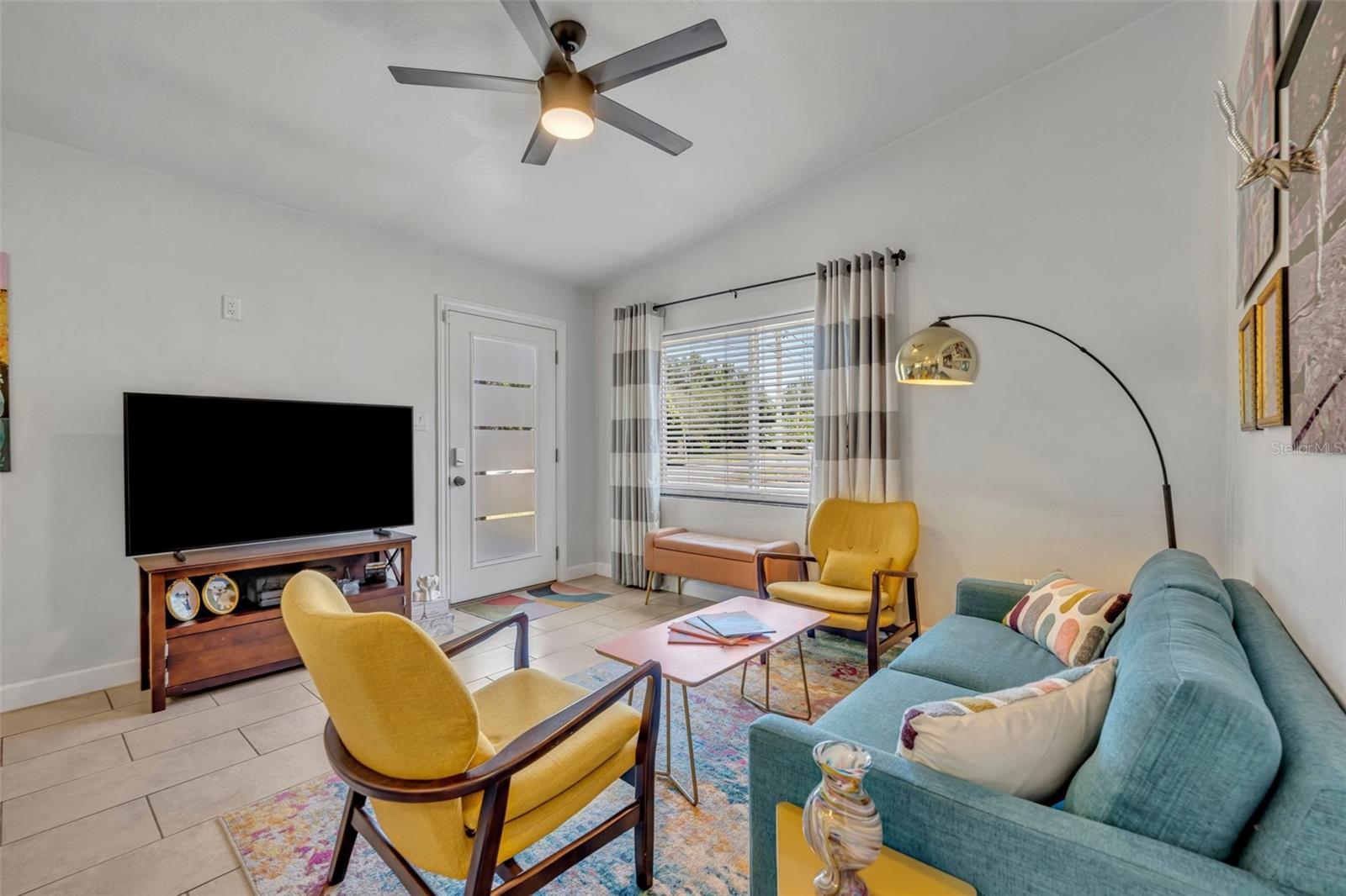 440 E CRYSTAL LAKE ST