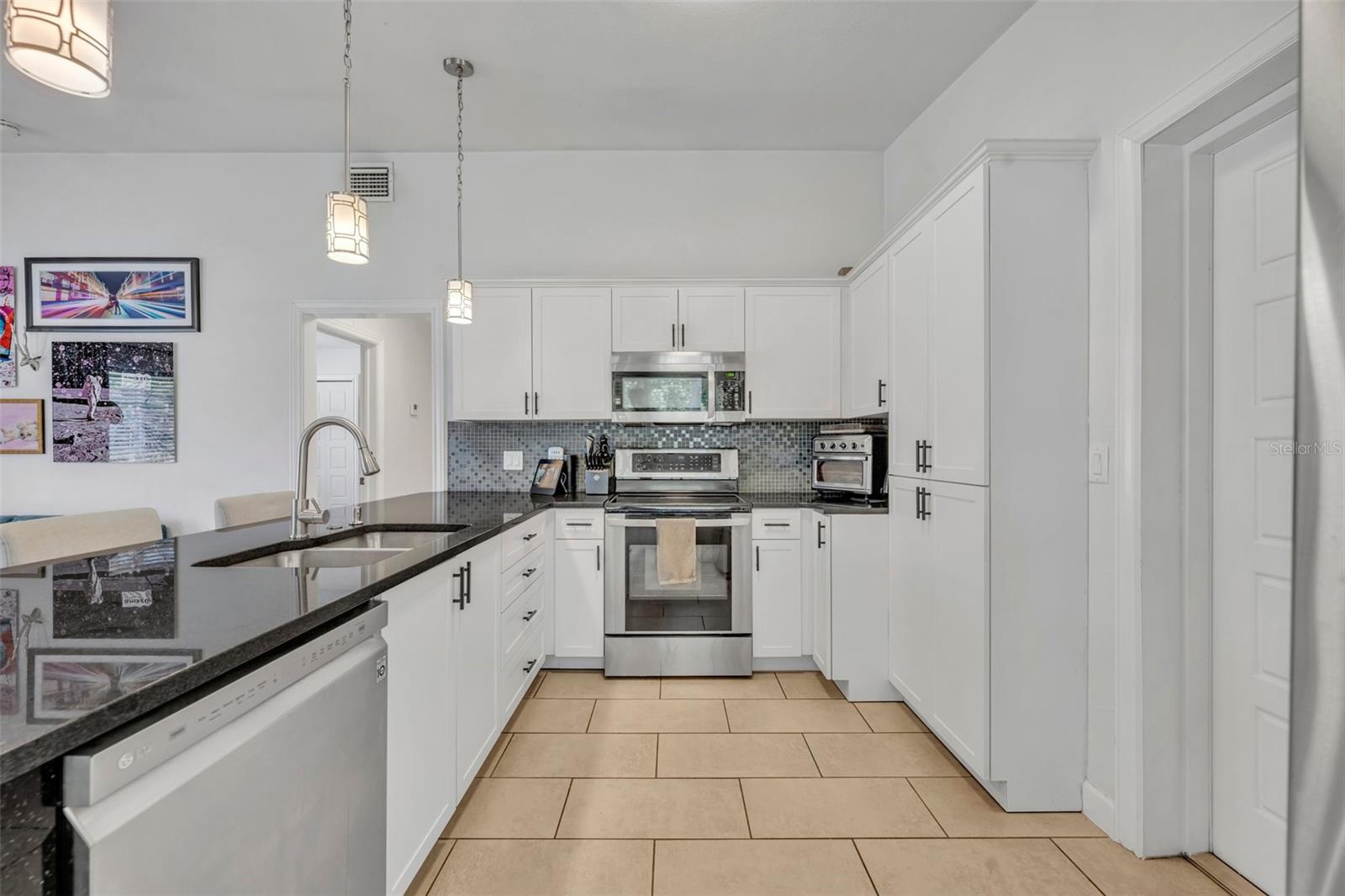 440 E CRYSTAL LAKE ST