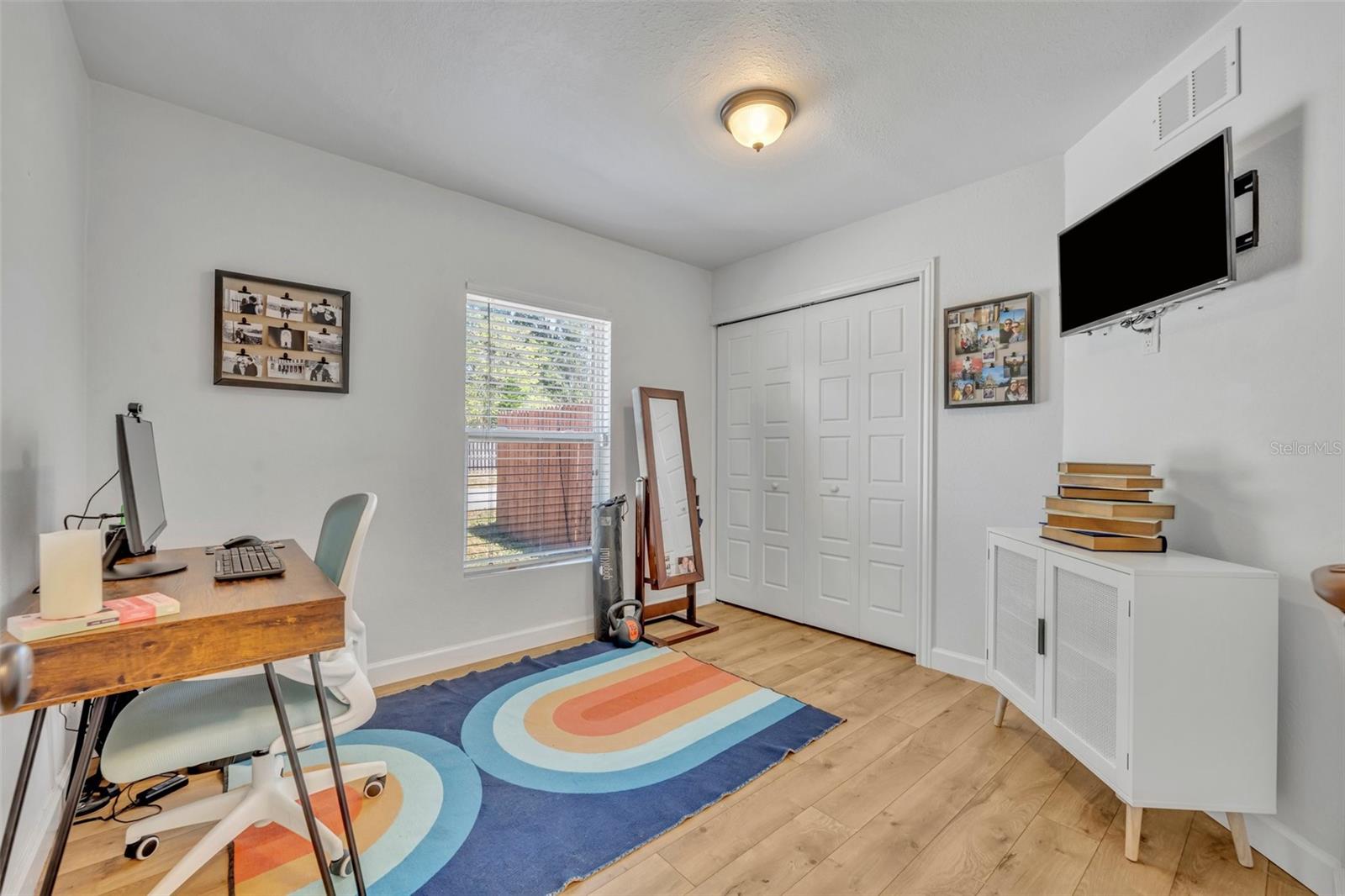 440 E CRYSTAL LAKE ST