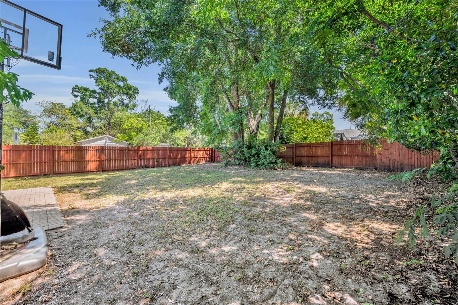 440 E CRYSTAL LAKE ST