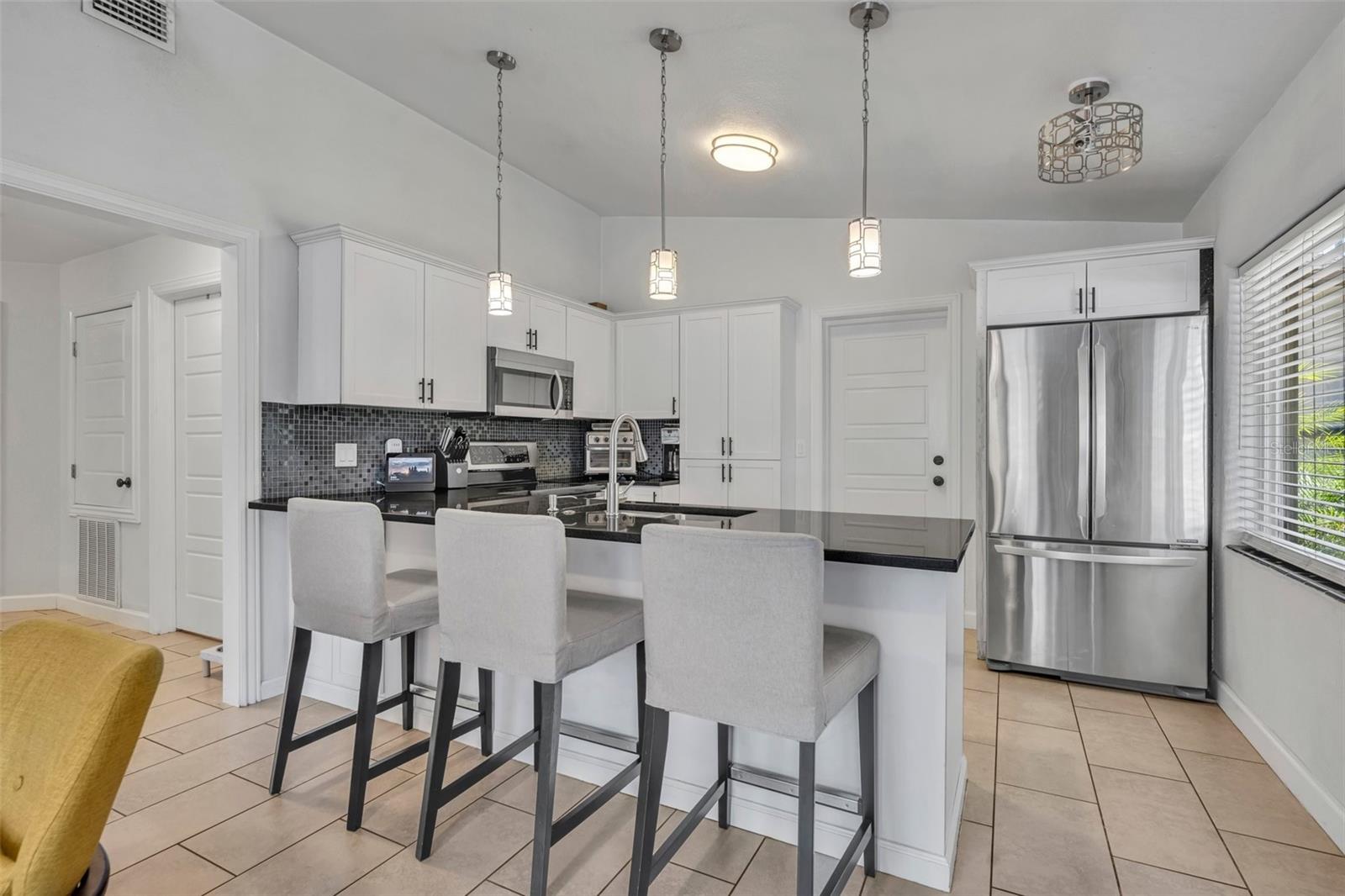 440 E CRYSTAL LAKE ST