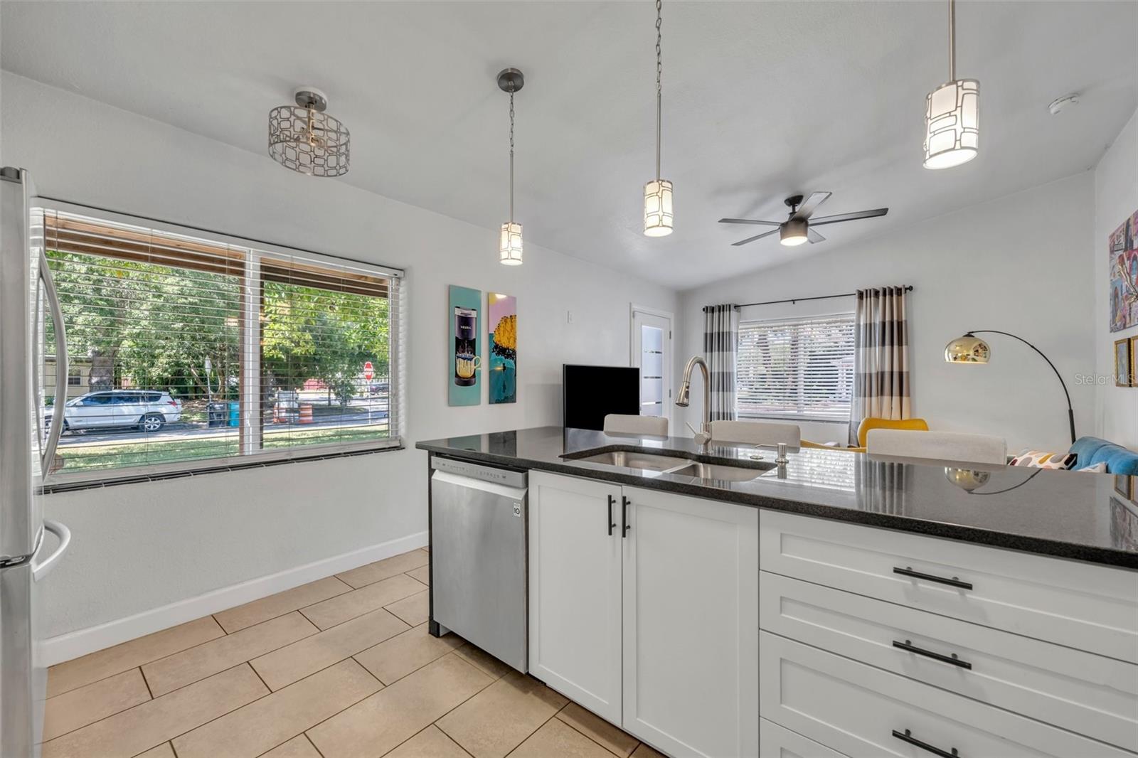 440 E CRYSTAL LAKE ST