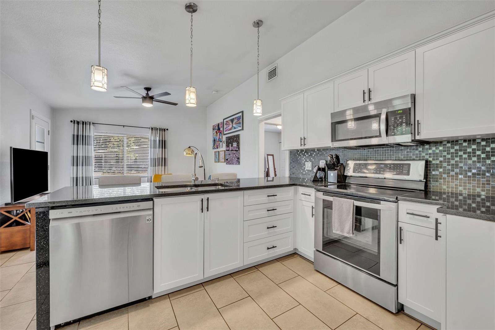 440 E CRYSTAL LAKE ST