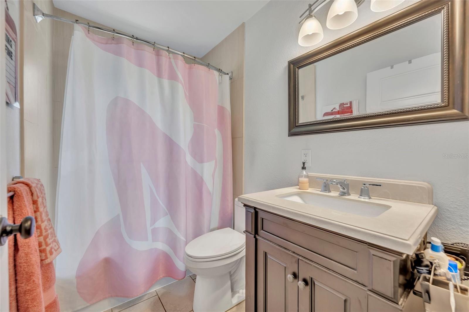 440 E CRYSTAL LAKE ST