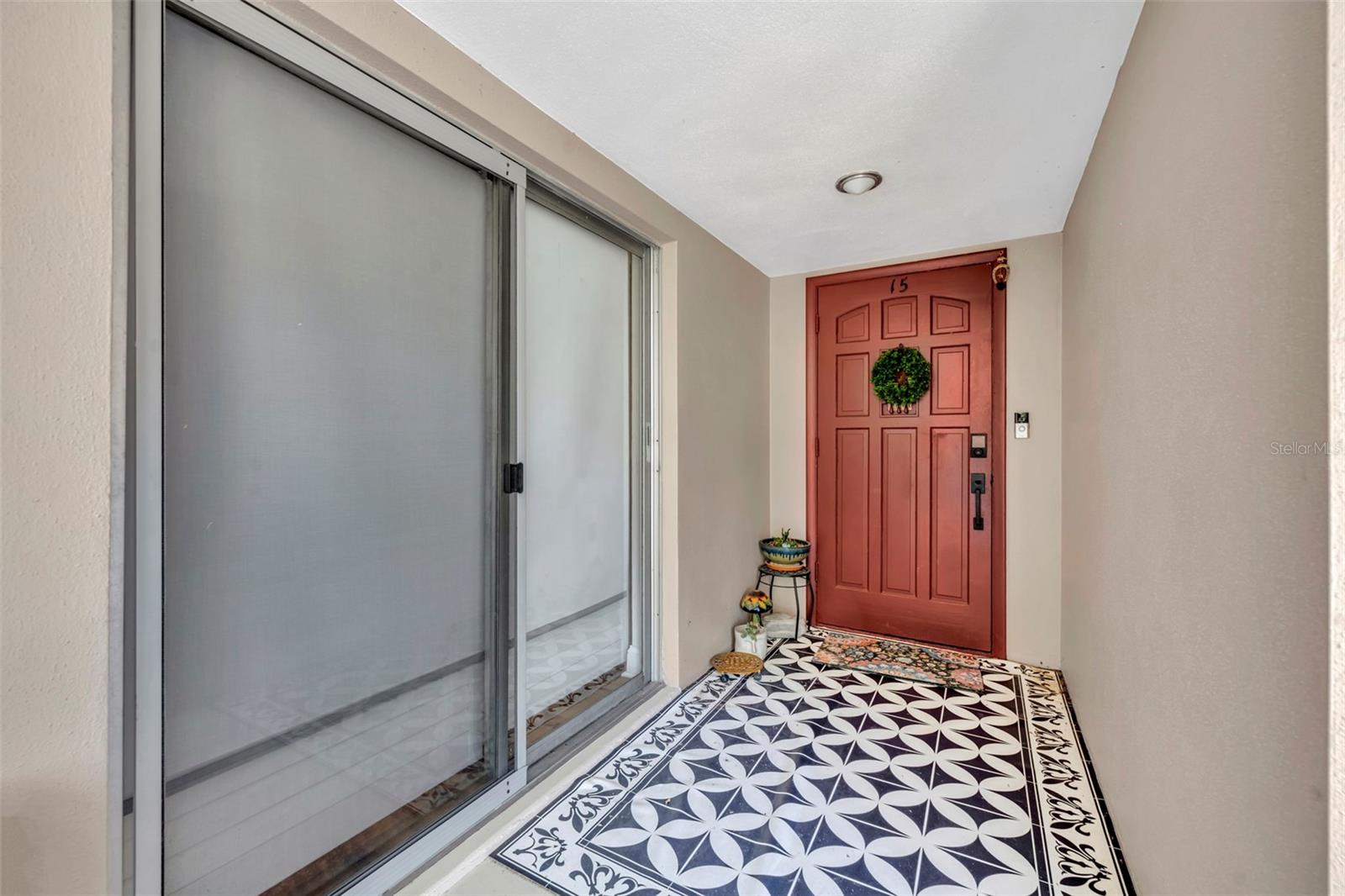 1920 WOODCREST DR #15