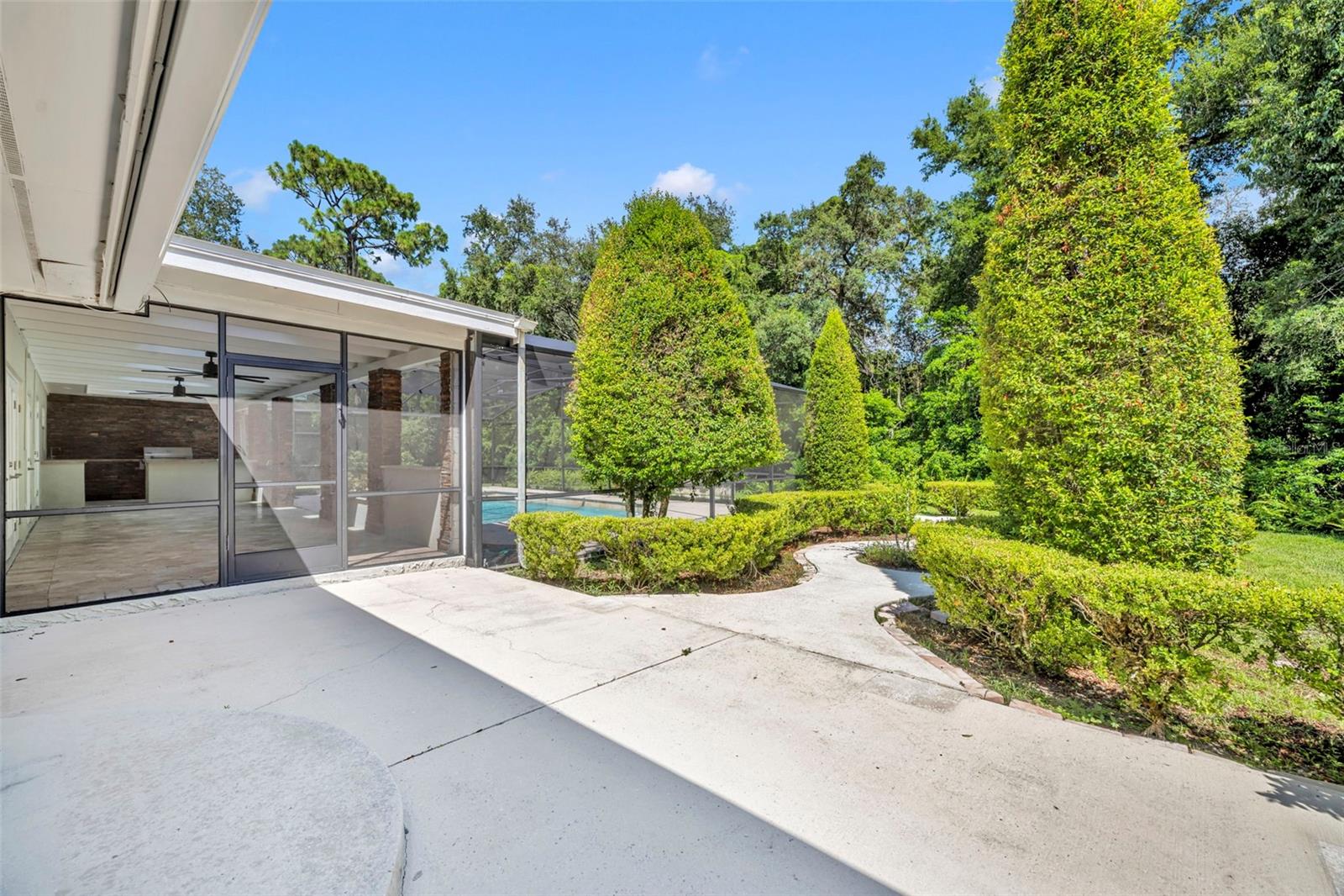 301 SWEETWATER CLUB BLVD