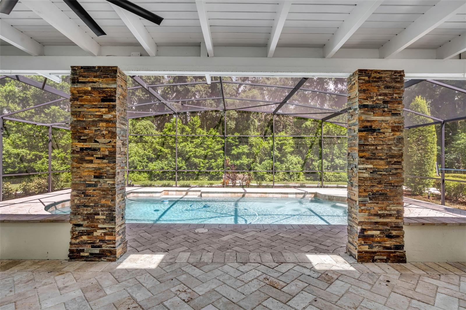 301 SWEETWATER CLUB BLVD