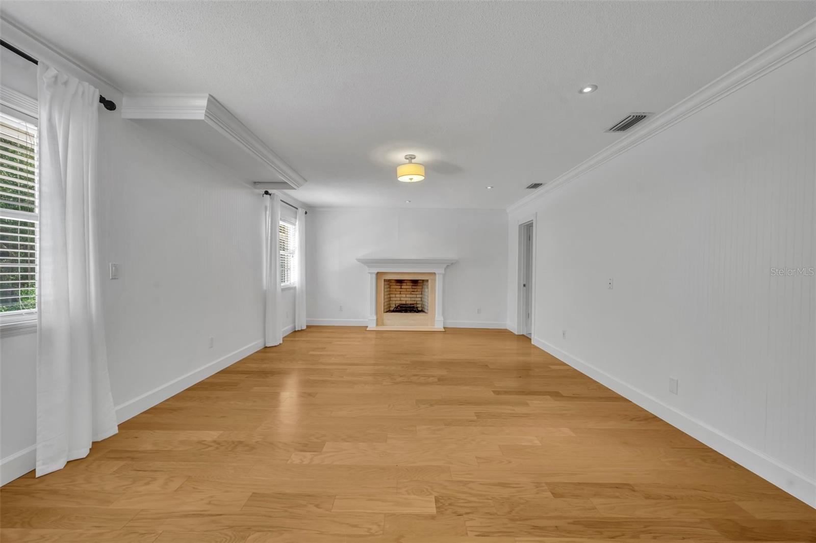 301 SWEETWATER CLUB BLVD