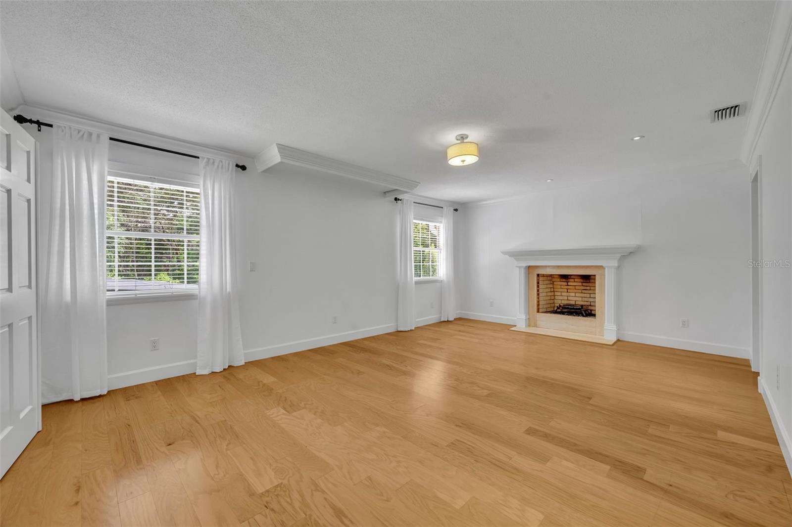 301 SWEETWATER CLUB BLVD