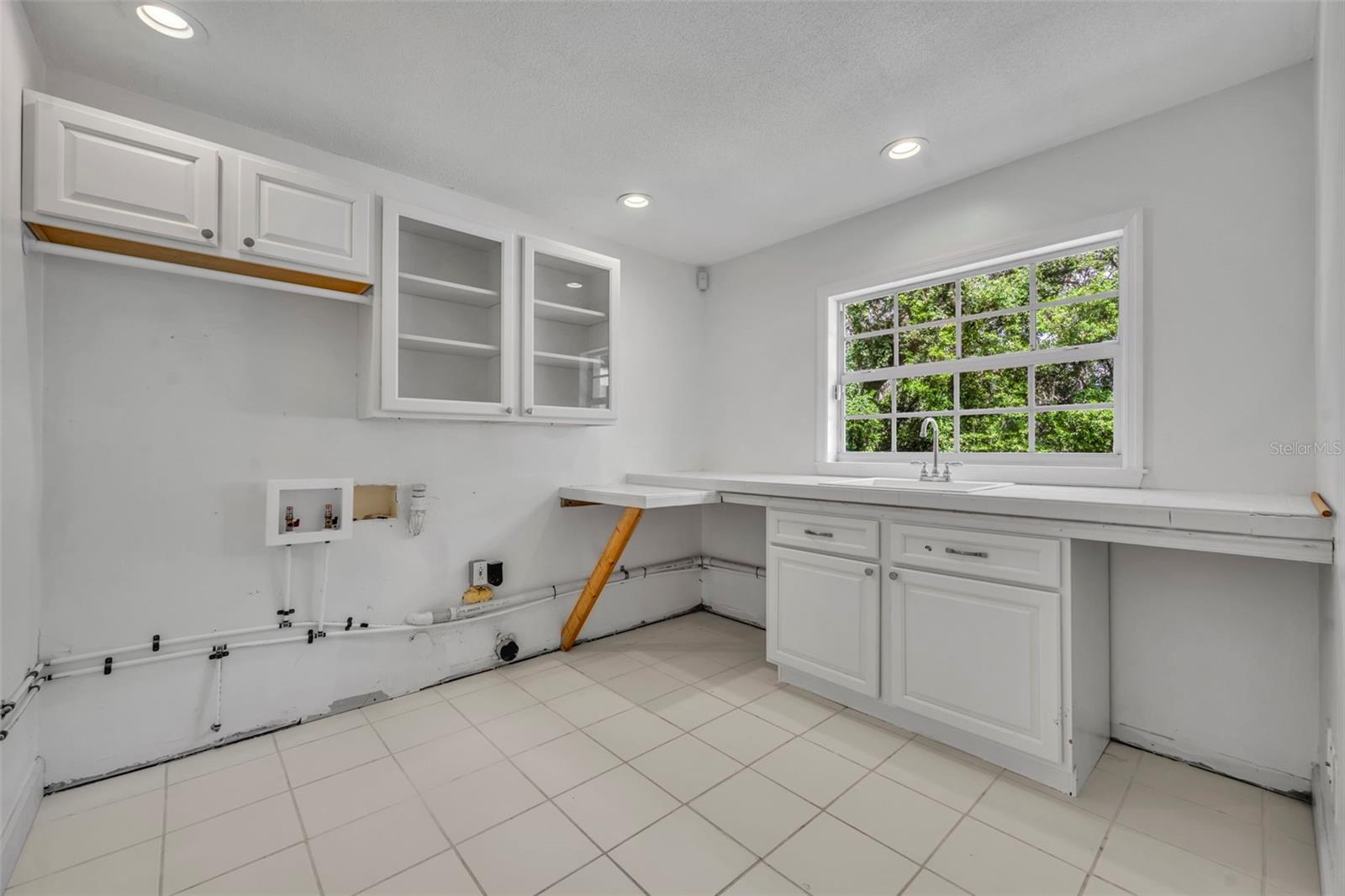 301 SWEETWATER CLUB BLVD