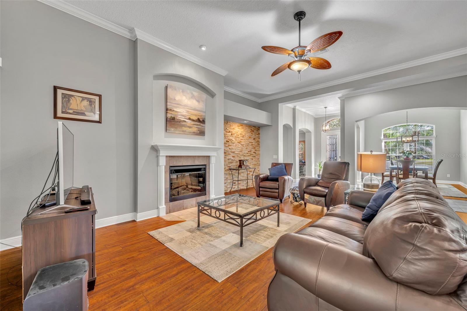 419 E BLUE WATER EDGE DR