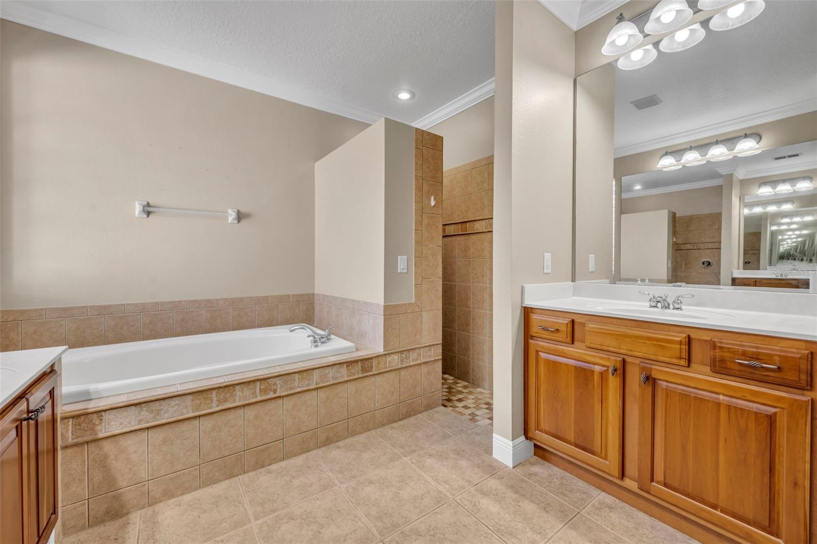 419 E BLUE WATER EDGE DR