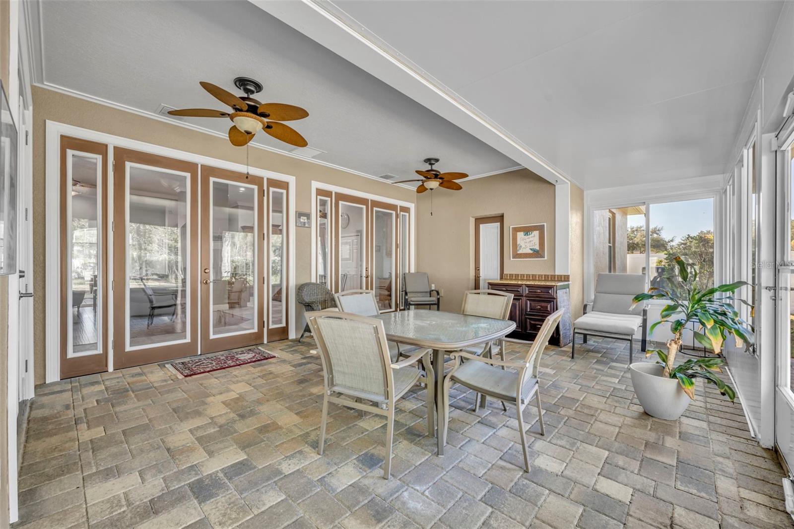 419 E BLUE WATER EDGE DR