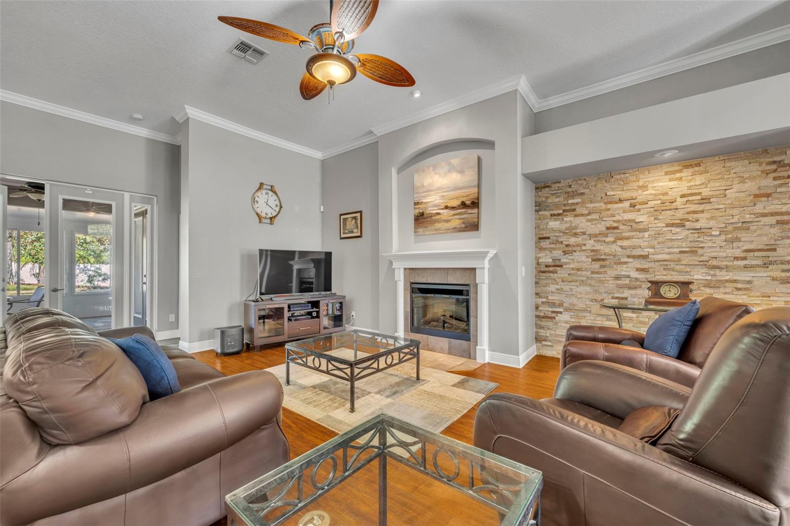 419 E BLUE WATER EDGE DR