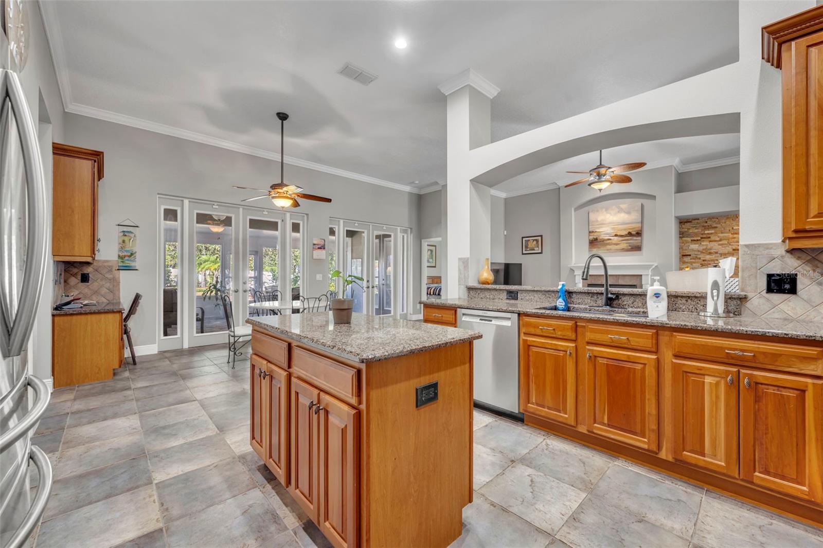 419 E BLUE WATER EDGE DR