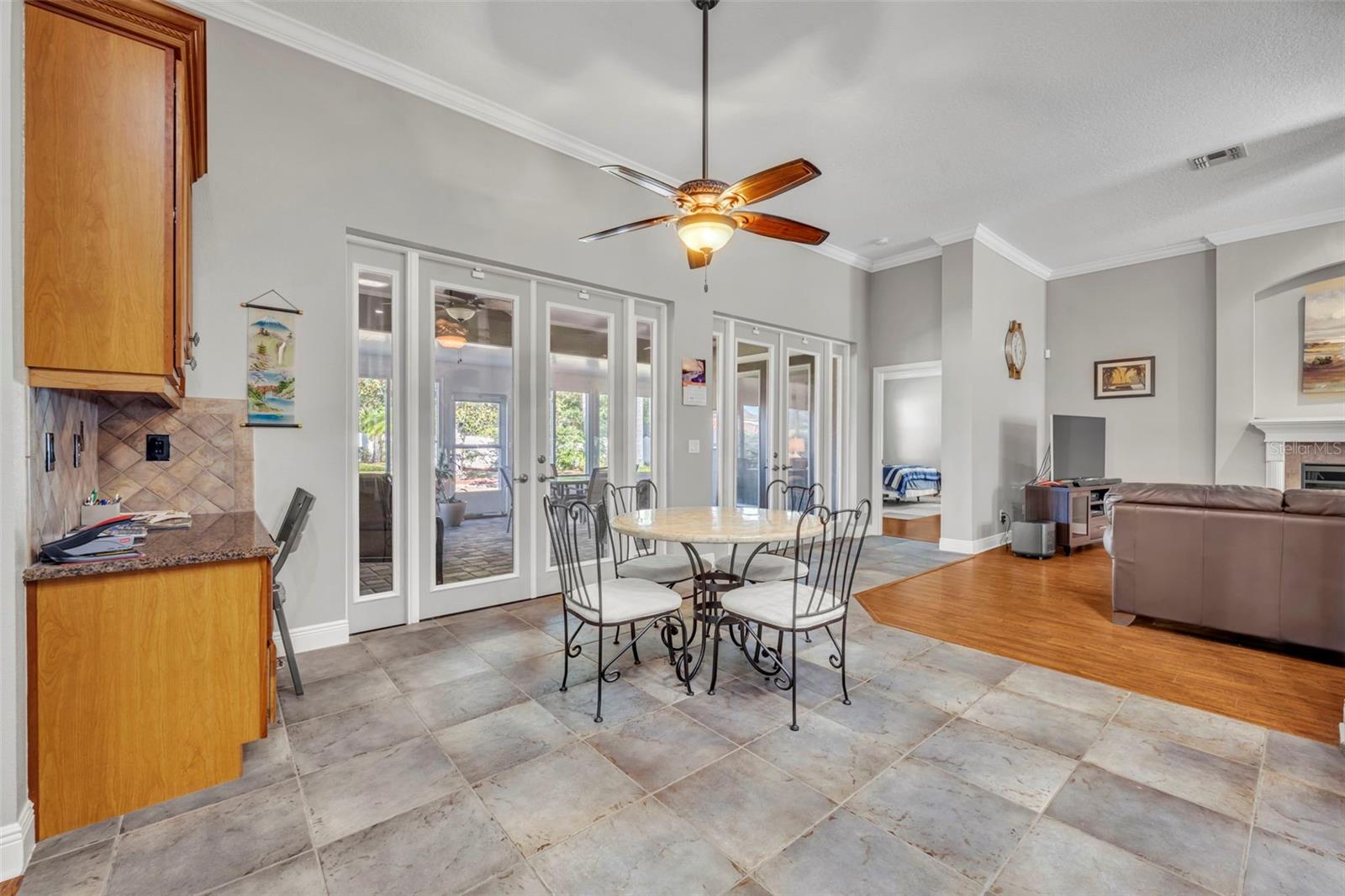 419 E BLUE WATER EDGE DR