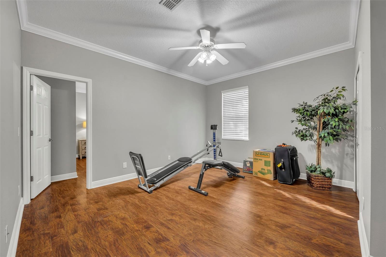 419 E BLUE WATER EDGE DR