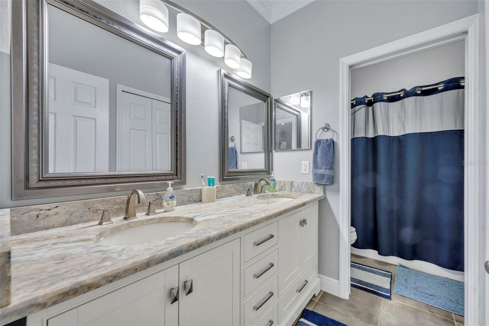 419 E BLUE WATER EDGE DR